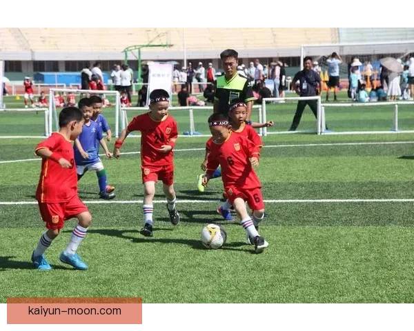 Saka 童年足球梦想启蒙助力未来表现，值得关注的成长故事。