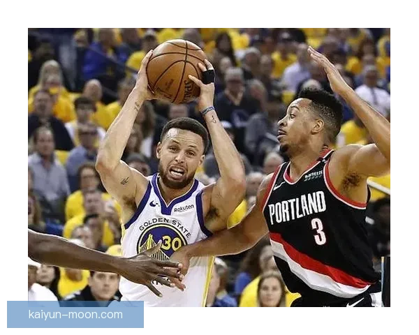 Osimhen 在训练中表现出色，状态回暖令球迷备受期待。